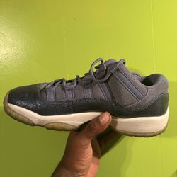 Air Jordan 11 Low Blue Moon Size 7Y 