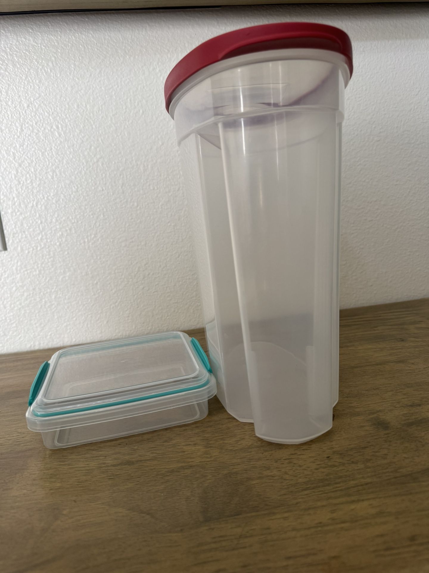 Cereal & Sandwich Plastic Containers