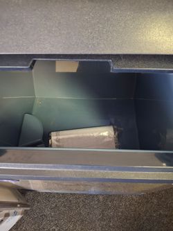 Ice maker undercounter