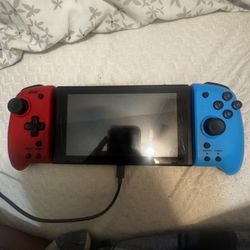 Nintendo Switch. Not So Good Condition. (PLEASE CHECK DESCRIPTION BEFORE MESSAGING)