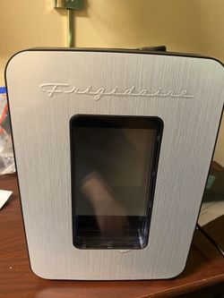 frigidaire Mini Fridge model efmis200-ss