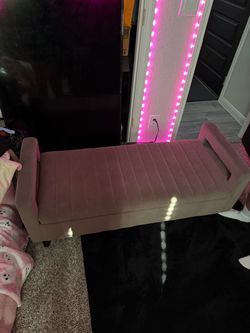 Velvet bench