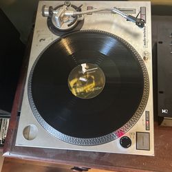 Audio Technica AT-LP120-USB Direct Drive Turntable