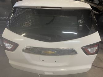 14 Traverse Rear Liftgate