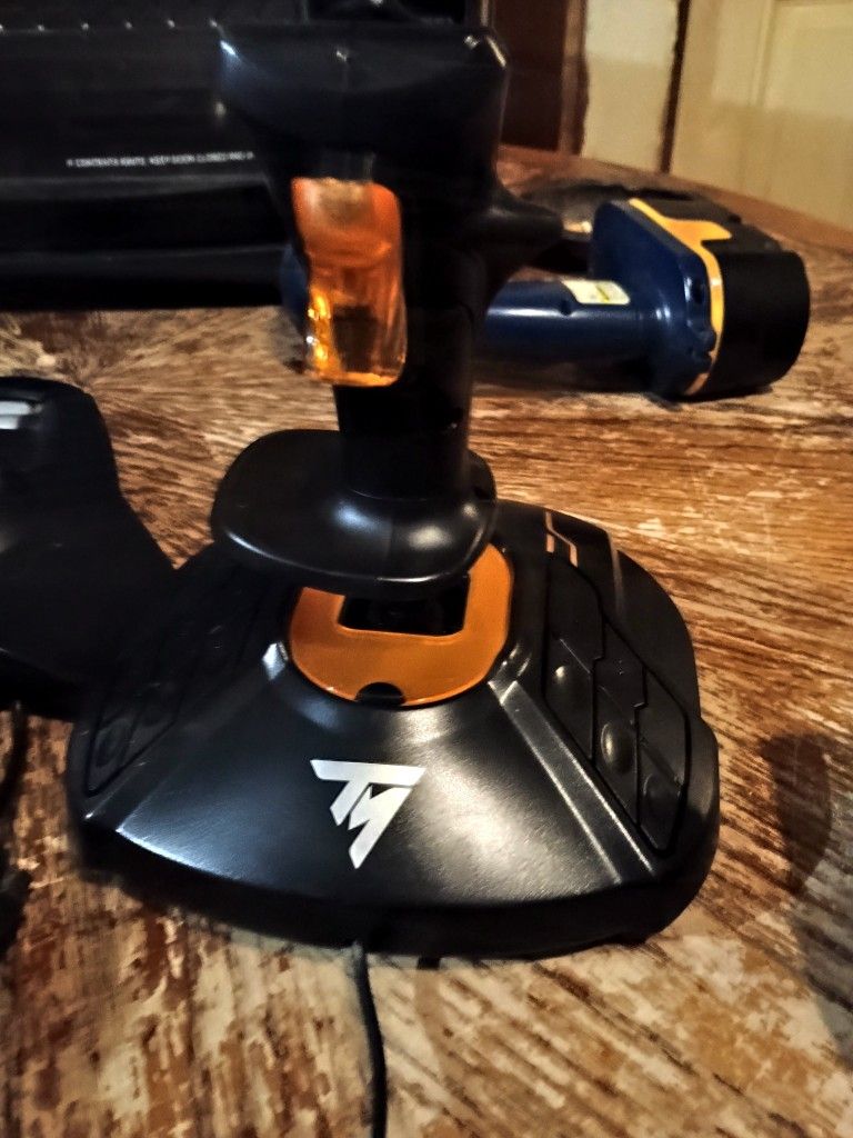 Last One, Thrustmaster T-16000M FCS Hotas Flight Stick