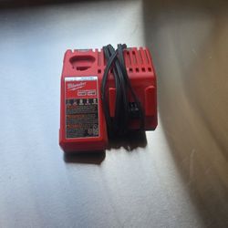 Milwaukee M18/M12 Charger