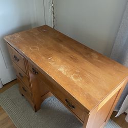 Small Desk (free) (inner SE Portland)