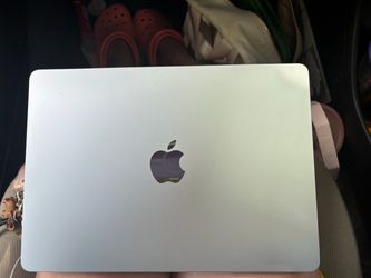 Apple 13 inch MacBook Air M4