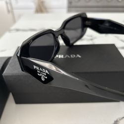 Geometric Prada Black SunGlasses