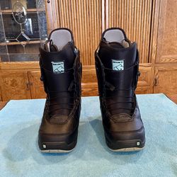 Burton Mint Women’s Snowboard Boot size 6