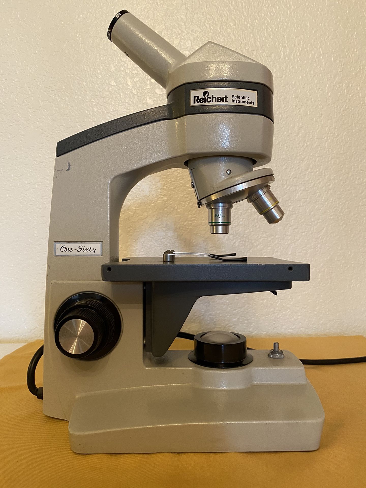 Microscope / Reichert Series 160 /  2X Objectives