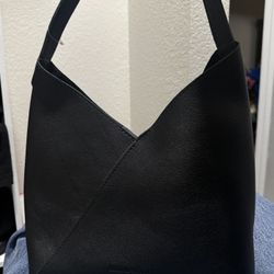 Portland Leather Black Bag 