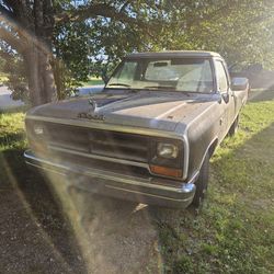 1989 Dodge D100  