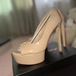 Nude heels Size 10