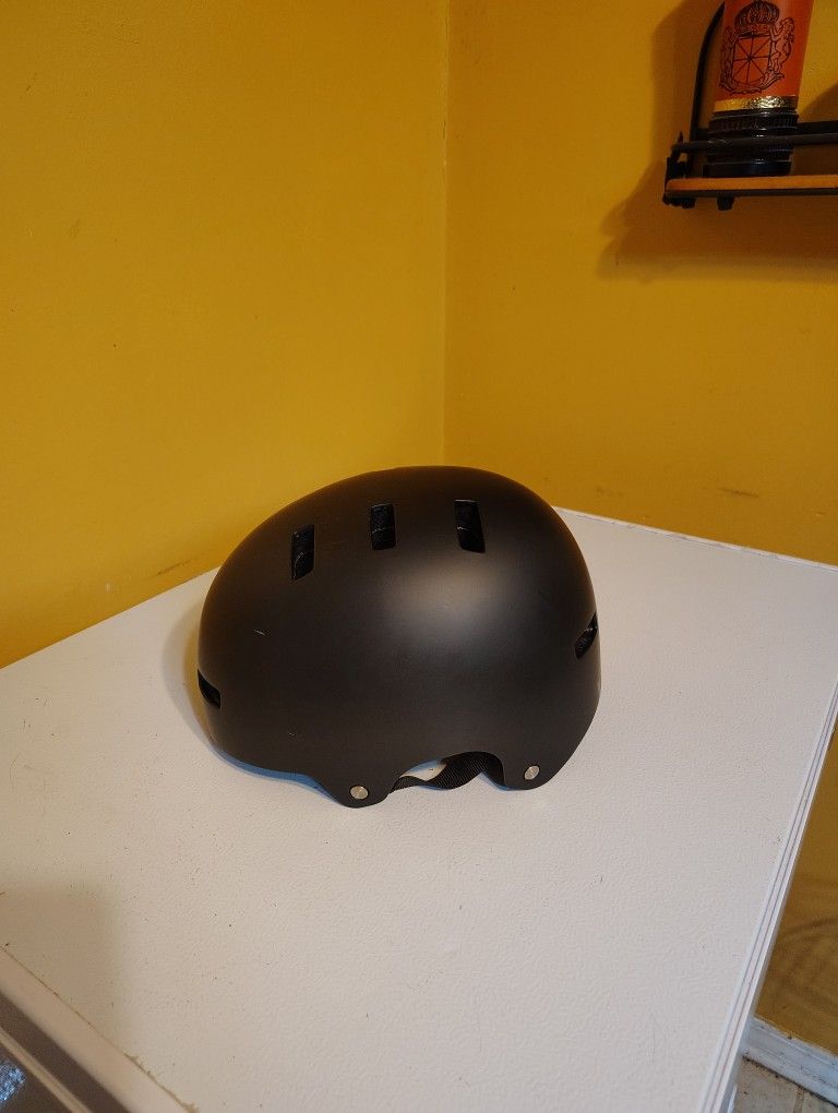 Adult Medium Bicycle Helmet 