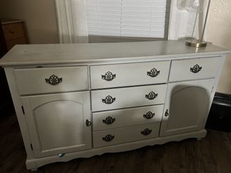 Dresser Solid wood