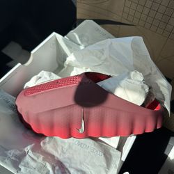 Nike mind 001 Team Red Size 8 & 12