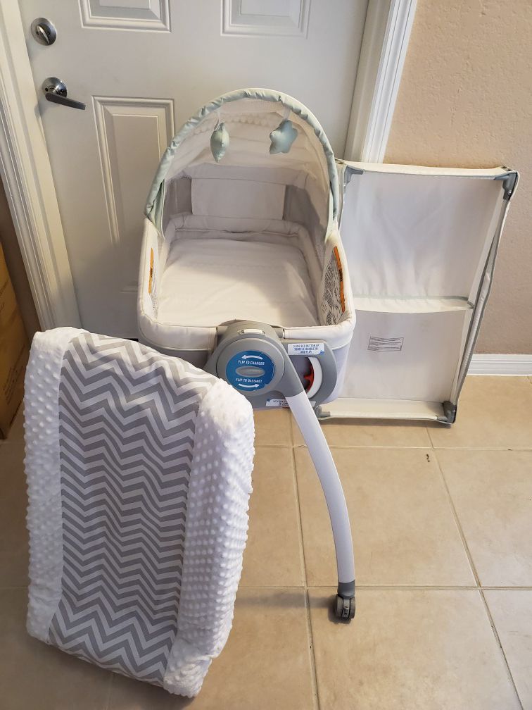 Bassinet/reversible changing table