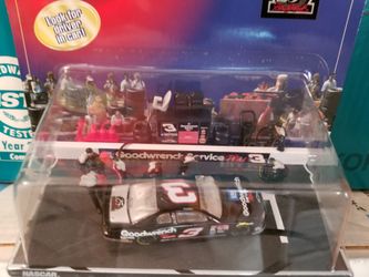 Winners Circle Pit Row Series. Dale Earnhardt 25th Anniversary