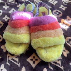 Ugg Slide