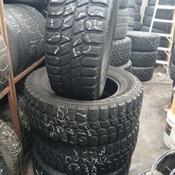 Semi New Tires Set 35x12.50r20 