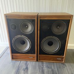Vintage 1970s Quadraflex ST-17 3-Way 80-Watt Stereo Speakers