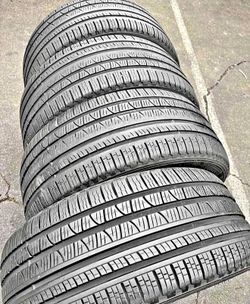 285/45/20 pirelli Selling a set of 4 tires in excellent condition 🫡