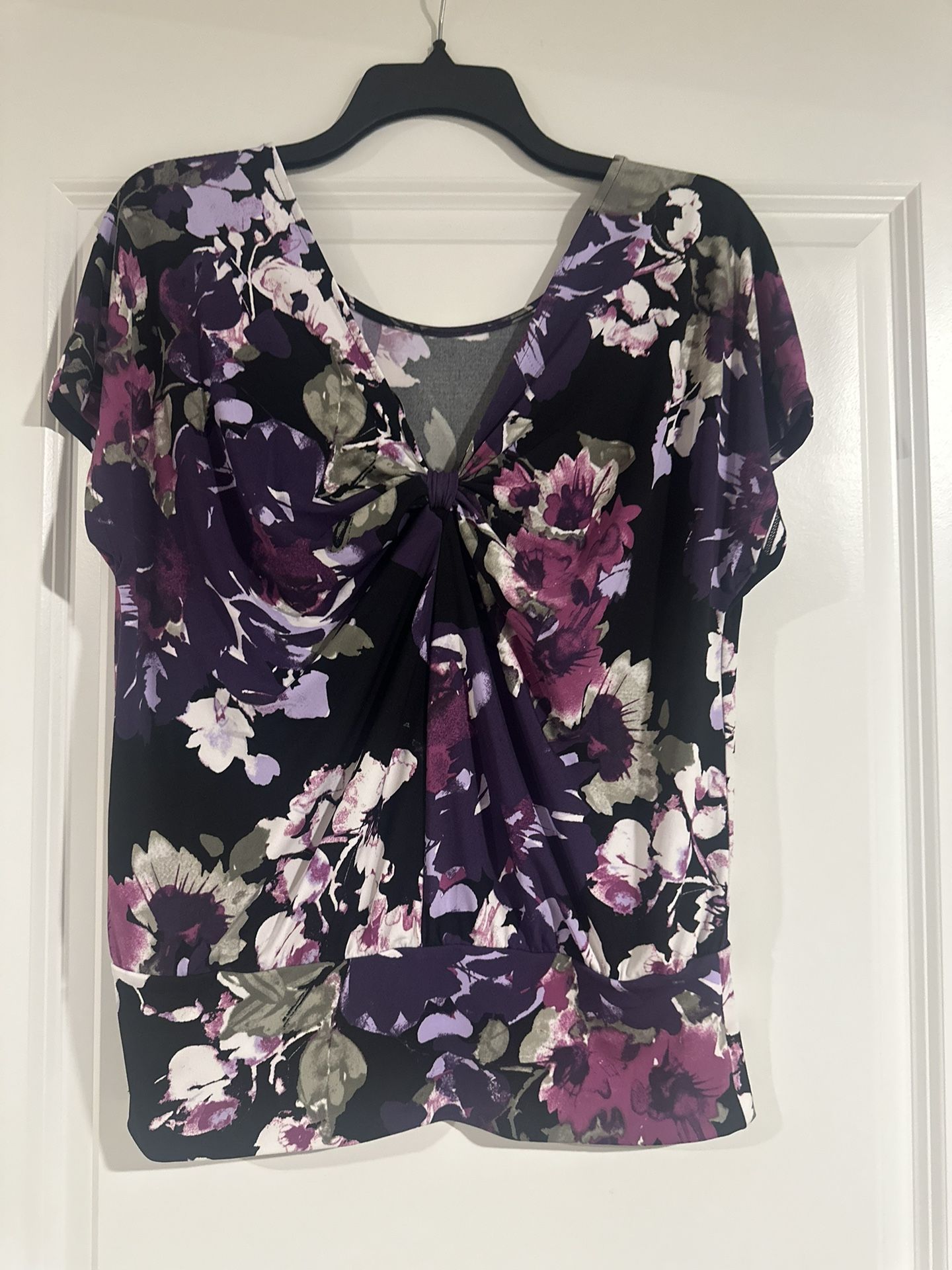 White House Black Market Floral Twist Blouse double sided