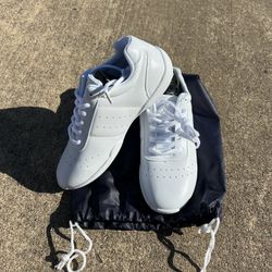 Cheer Shoes-size 4