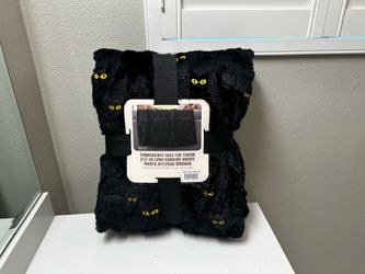 VIRAL TIK TOK COSTCO EMBROIDERED FAUX FUR HALLOWEEN FALL THROW BLACK CAT NWT