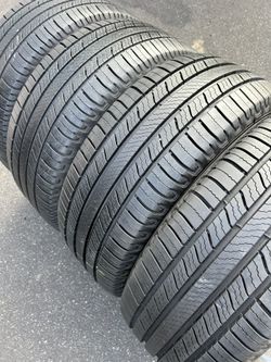 Selling Set Of Michelin 225/50/17