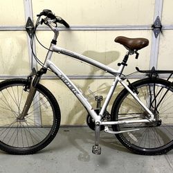 2013 Trek Navigator 3.0  (21” Frame)