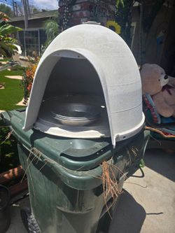 Small doghouse