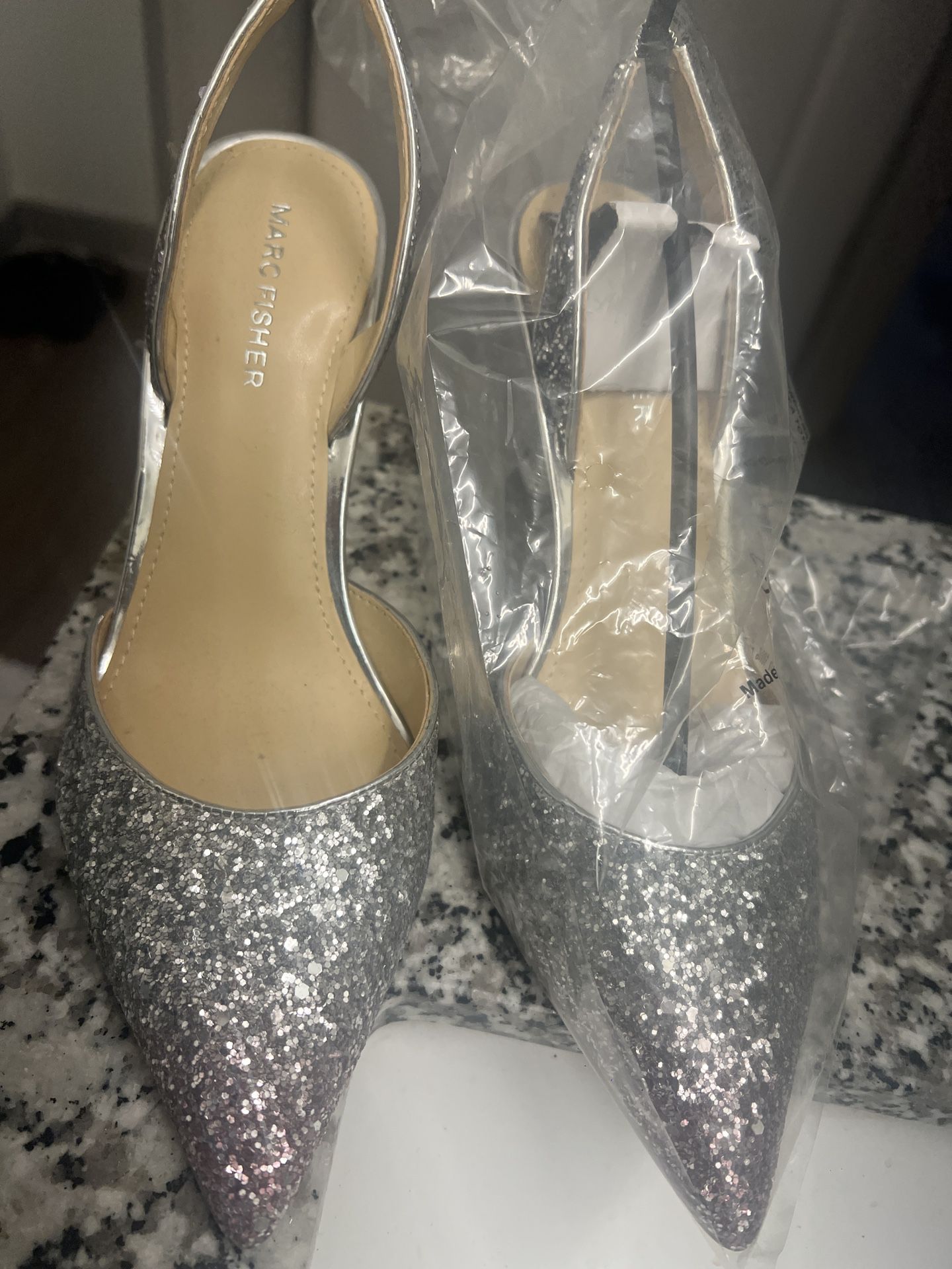 Marc Fisher Shoes-Glitter Pump Size 7
