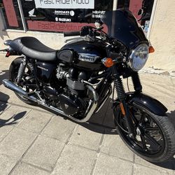 2009 Triumph Boneville 800 Fuel Injected!!
