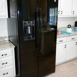 36-in Black Side By Side Fridge