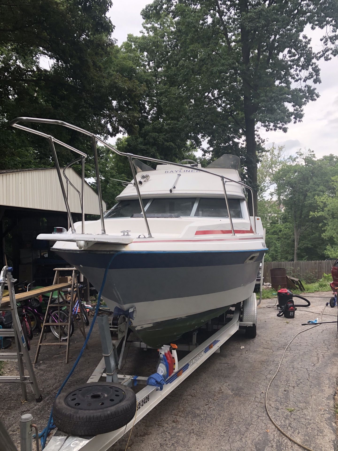 1989 bayliner 2556 ciera command bridge with Trailer FOR BARTER