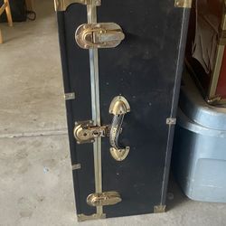 Vintage Trunk For clothes/toys/luggage