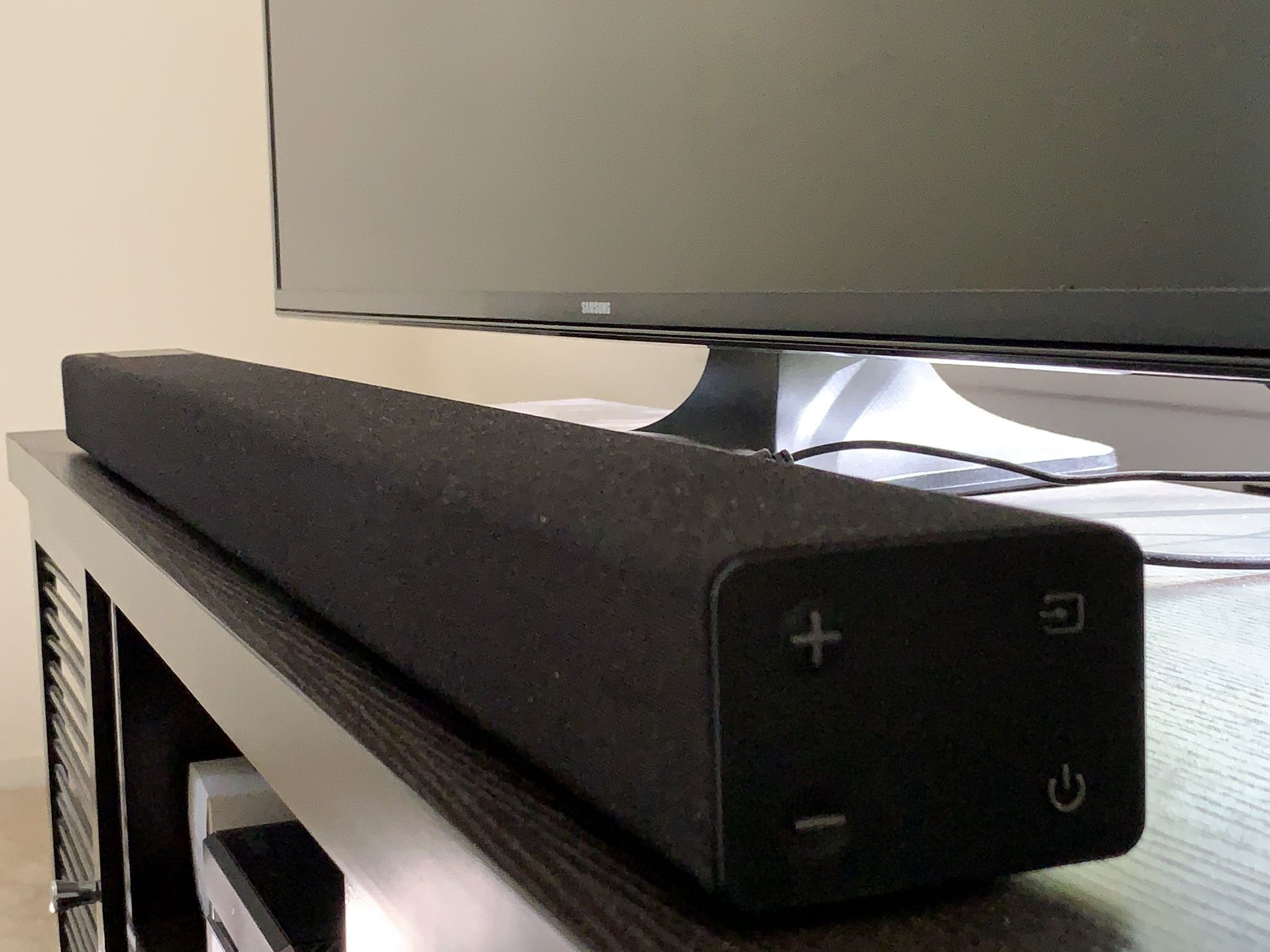 Samsung sound bar with wireless subwoofer