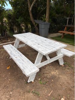 Mesa de Home Depot envejecida