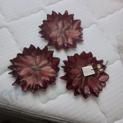 8 Poinsettia Shape Plates
