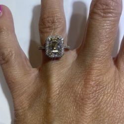 NEW Never Worn, 3.22 Carat Diamond Ring 