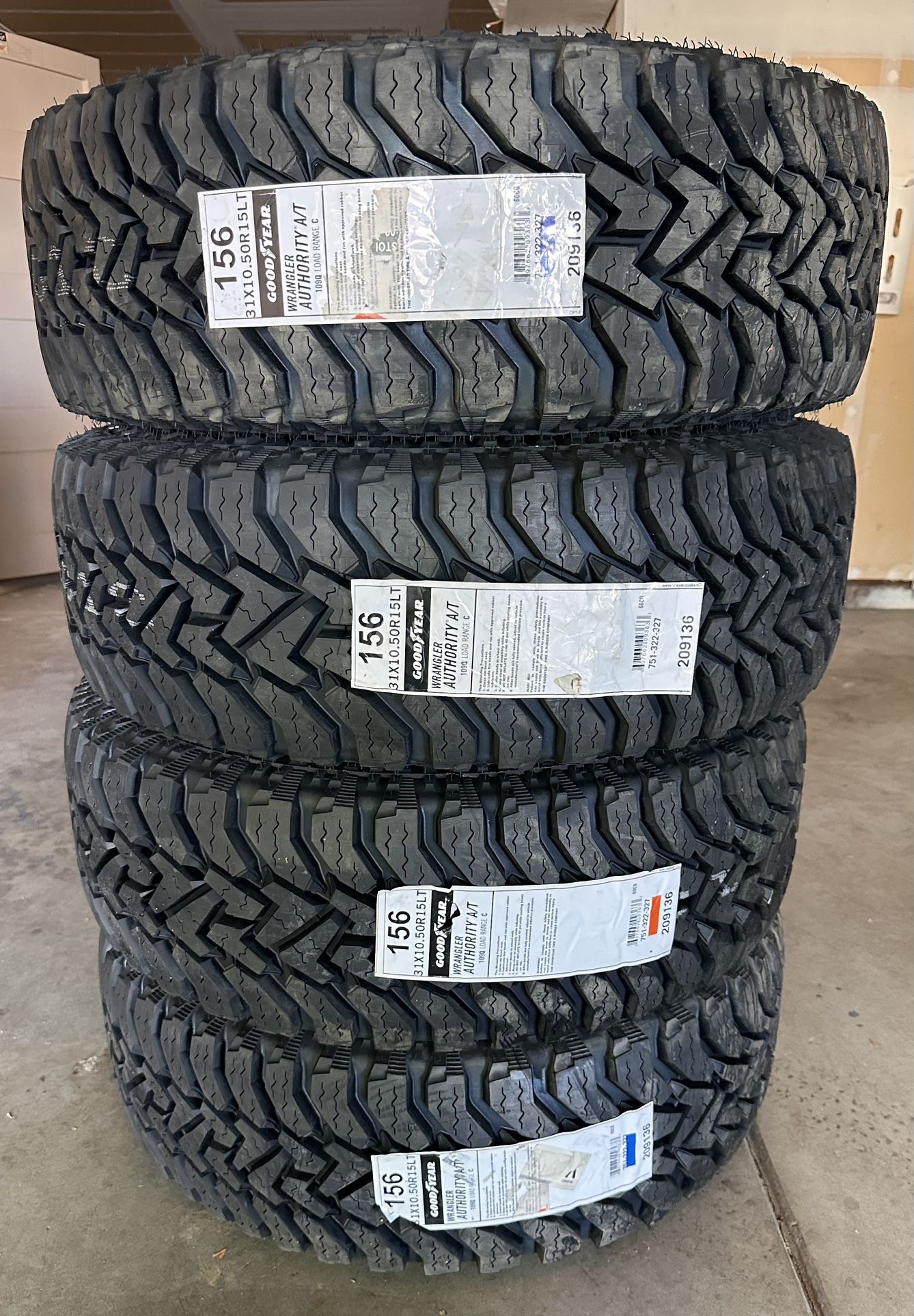 Goodyear Wrangler Authority A/T 31X10.50R15LT 109Q tires