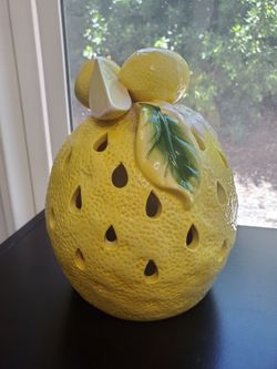 Home Reflections Ceramic Lemon Luminary with LED Light - Excellent Condition