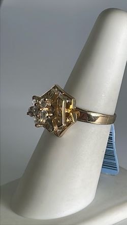 10k gold cluster CZ ring