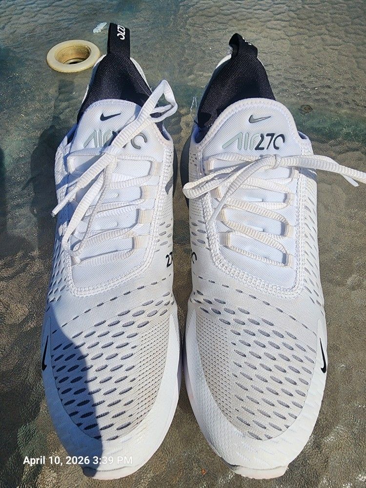 Men's 9.5 Nike Air Sneakers 90$