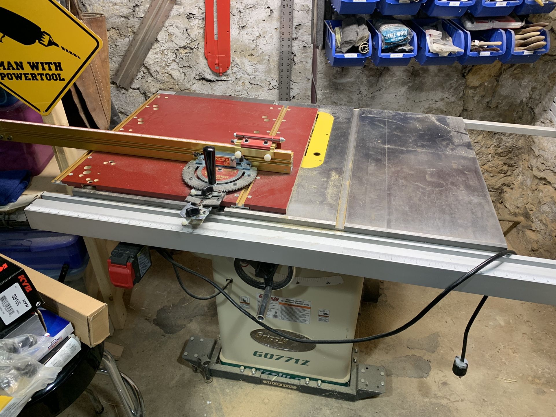 Table Saw With Guide Grizzly G0771Z