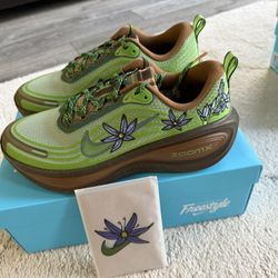 Nike Vomero Plus Doernbecher size 8.5 M new