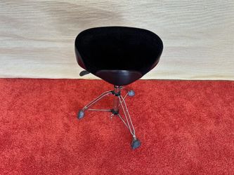 Gibraltar Hydraulic Moto Throne! Like-New Condition!