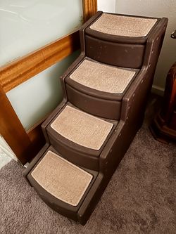 Pet Gear - 4 Step’s dog stairs for bed.